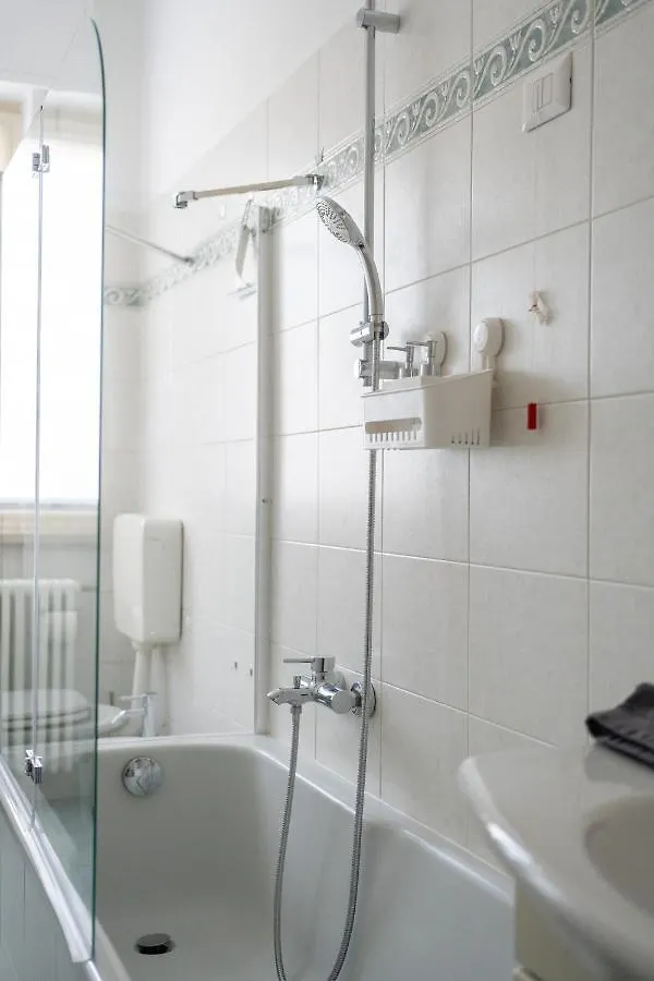 Casa Vacanze Giulio Cesare Bergamo 0*,